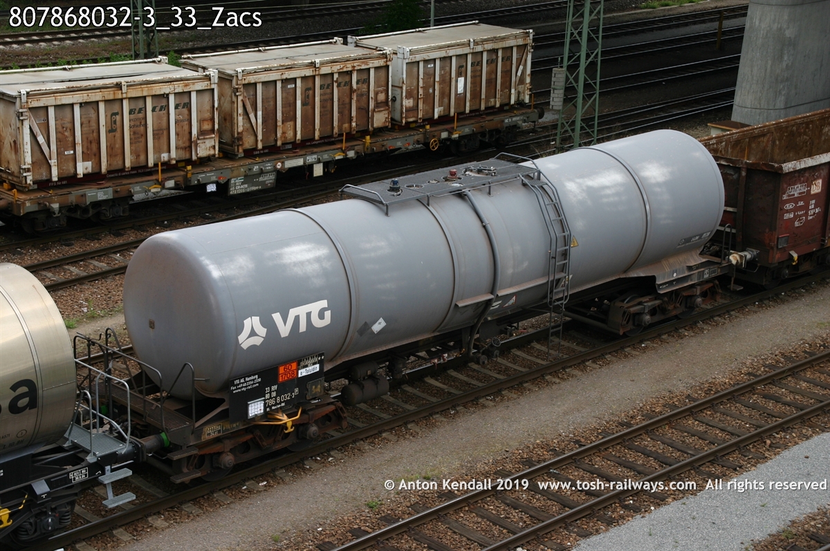 807868032-3_33_Zacs.jpg